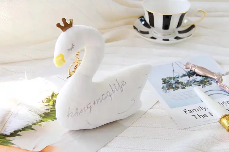 INS New Products Swan Home Series Crown Little Swan Pillow Pendant Tissue Dispenser Decoration Cushion Wholesale