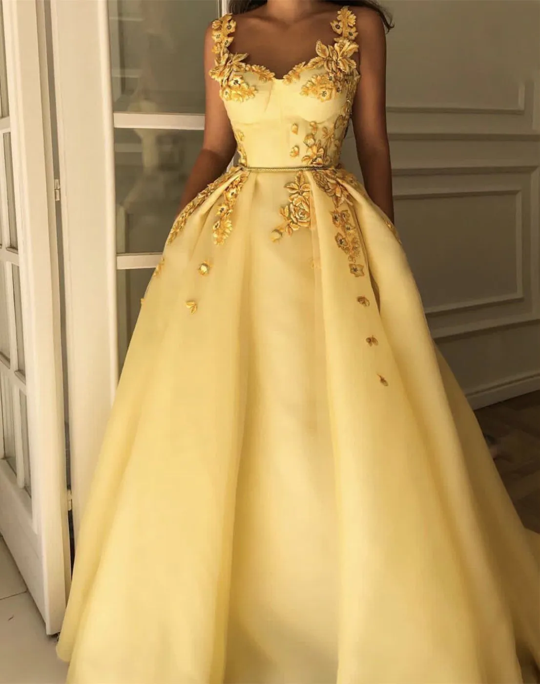

Light Yellow Prom Dresses Sweetheart Flowers Straps Long Elegant Evening Gown Formal Dress Vestidos De Diesta Custom Made 216