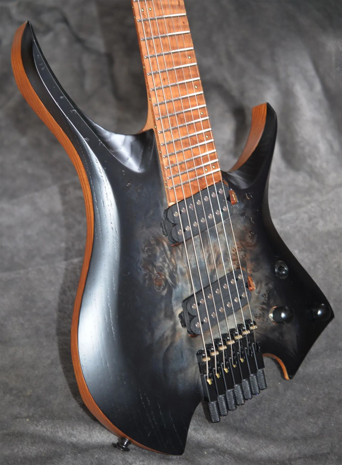 7 Strings Headless Electric Guitar Fanned frets Roasted Maple Neck Ergonomic asymmetric neck headless electric guitar