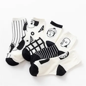

Japan Style Cool Sexy Women Funny Head Patterned Short Socks Cotton Funny Hipster Art Ankle Black and White Style Harajuku Sox