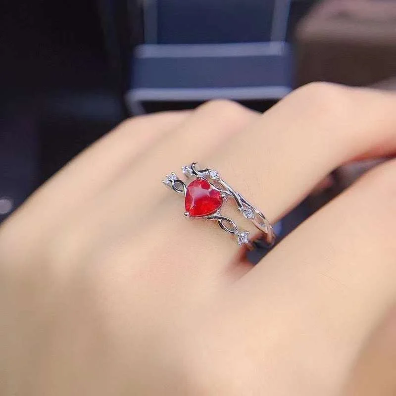 

Женское кольцо из серебра 925 пробы, 6 х6 мм