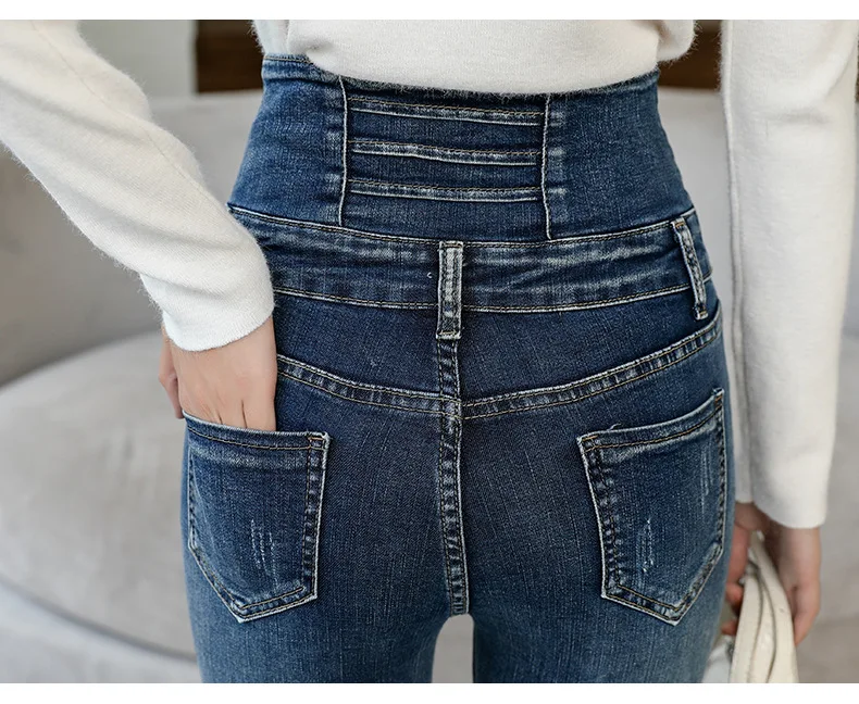 11633742235_1933828105