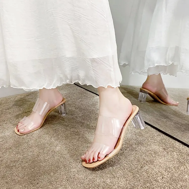 

2019 Network Red Crystal White Transparent Slipper Women's Outer Wear A- line with Chunky-Heel Sandals Women's Square Head Semi-