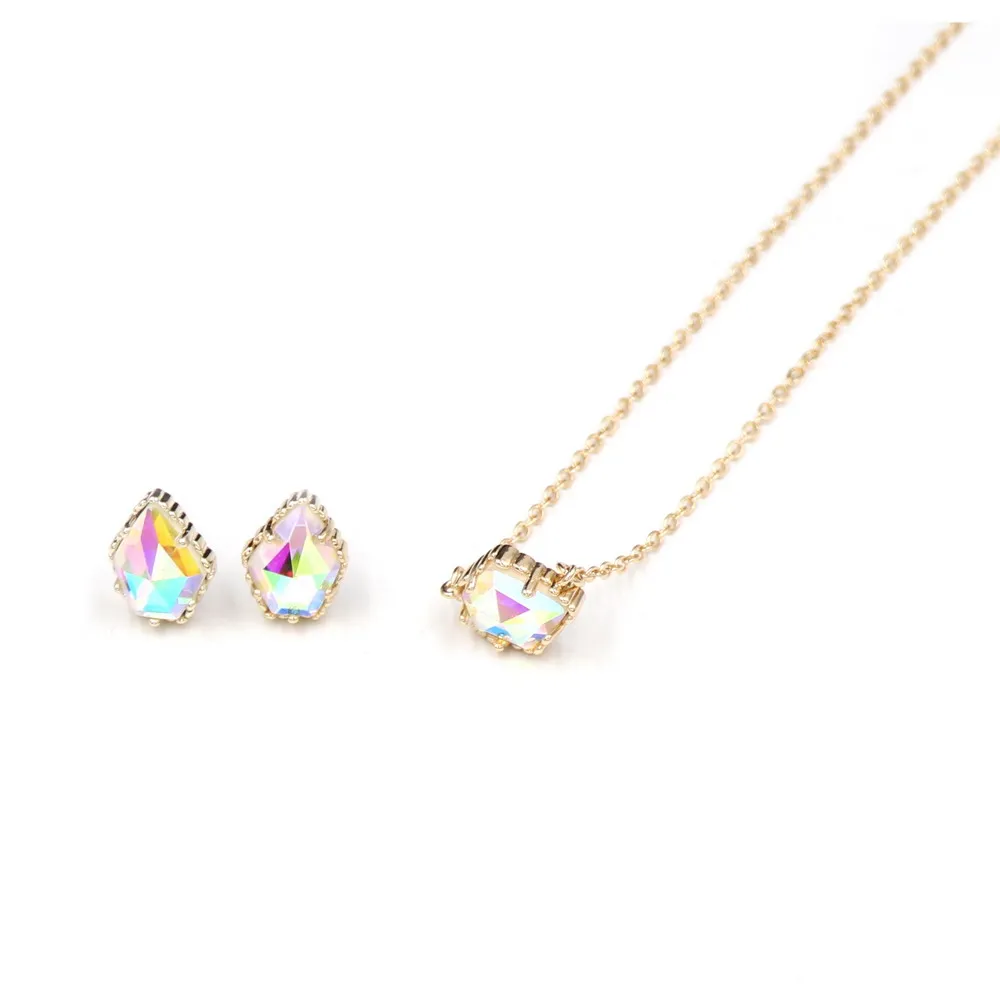 

2020 New Fashion Small Five Sides Dichroic Crystal Stone Pendant Necklace for Women