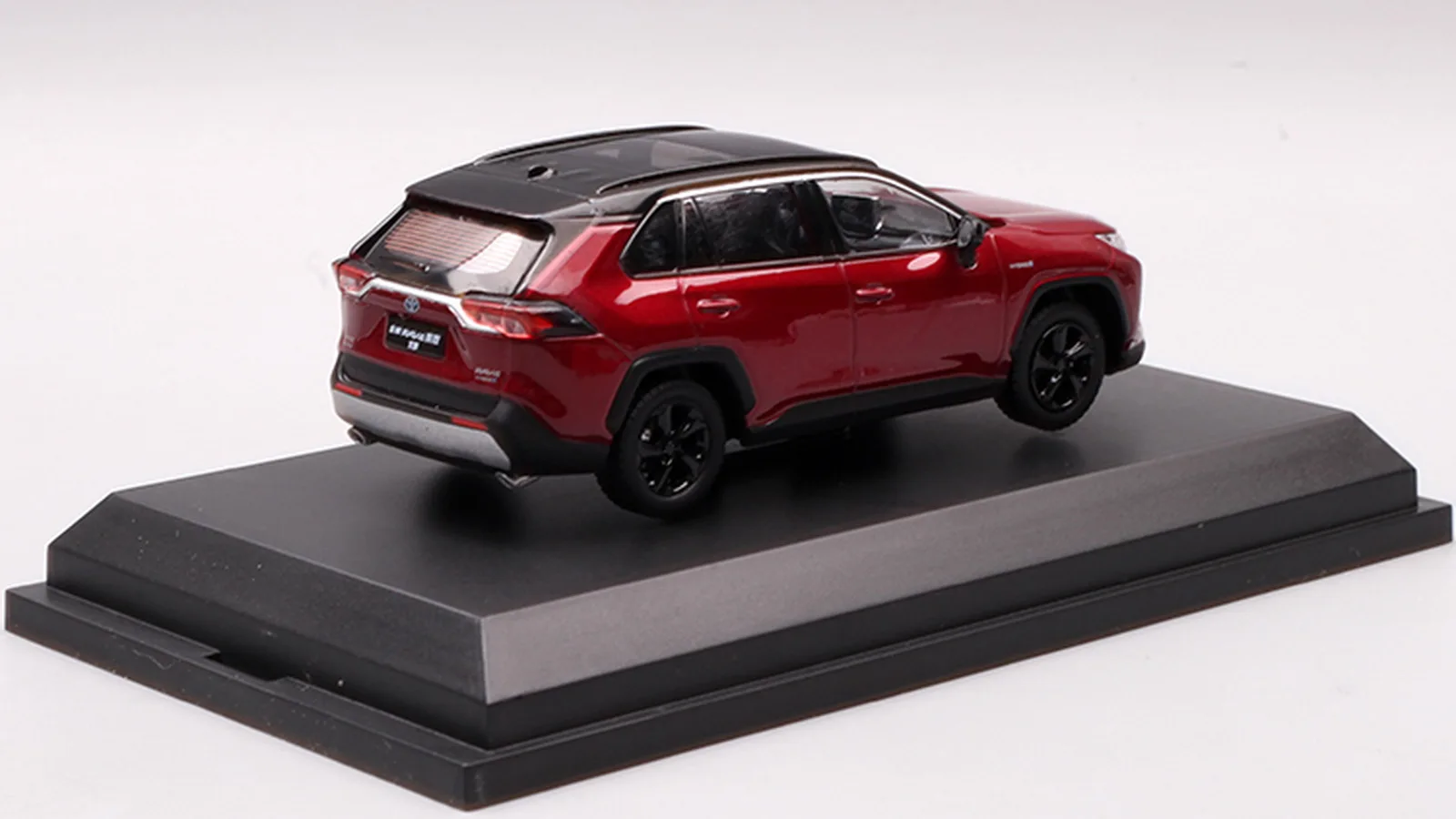 1 43 Skala Nowy Toyota Rav4 Suv 19 Czerwony Odlany Model Samochodu Zabawka Prezent Stalowka Odlewane I Zabawkowe Pojazdy Aliexpress