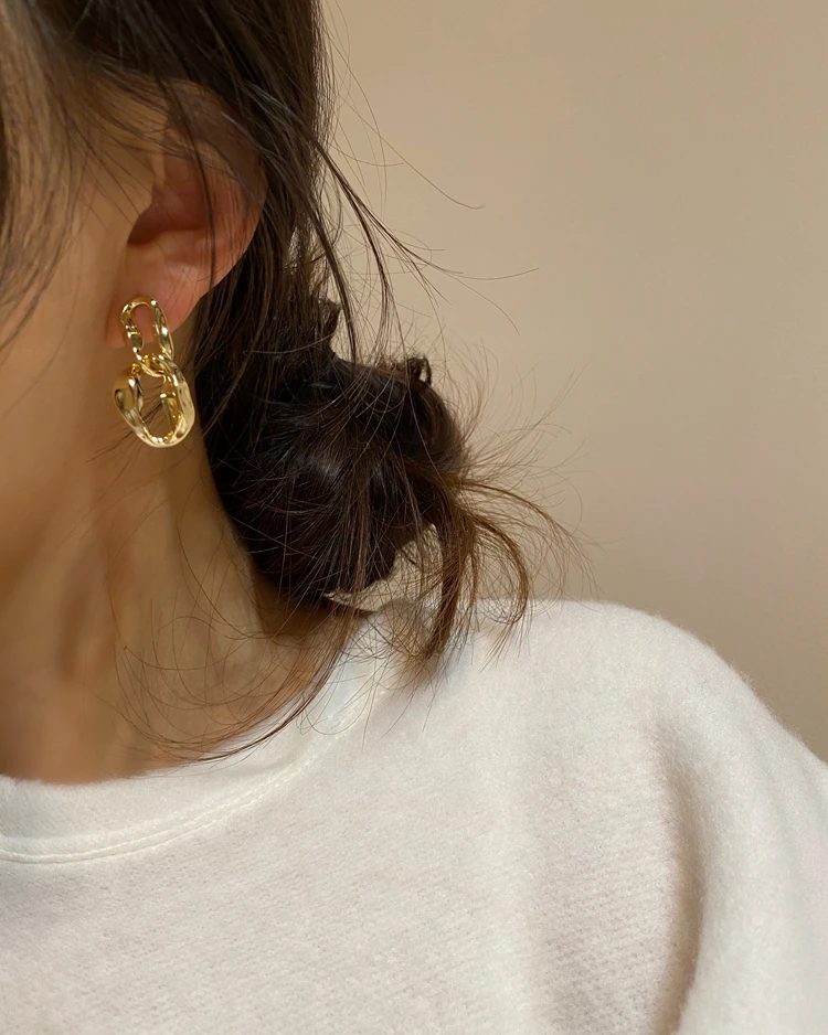 【one enough】Snowball Earrings▲BLACKPINK愛用 Qoo10] one enough blackpink Lisa着用 [on