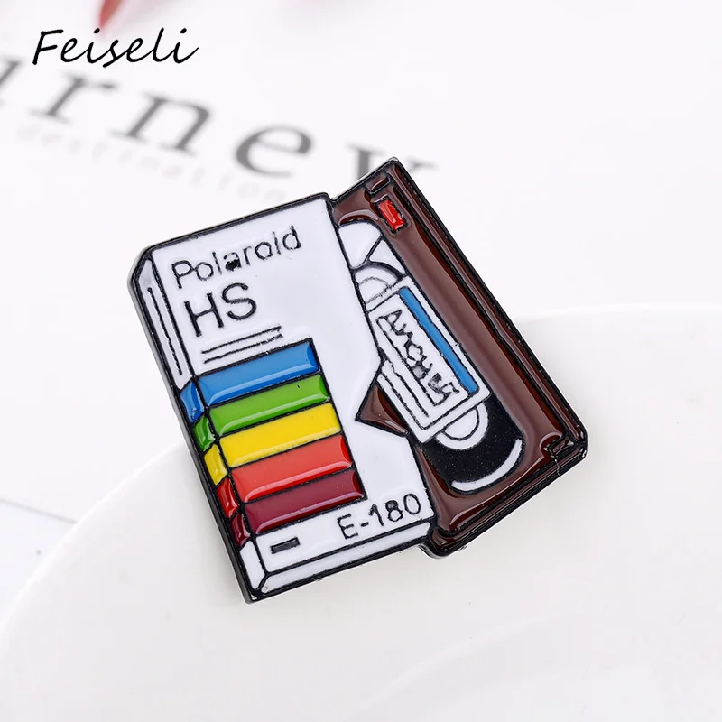 

Feiseli Creative Enamel Polaroid HS Colorful Record Brooch For Women Cartoon Metal Denim Shirt Collar Corsage School Bag Badge