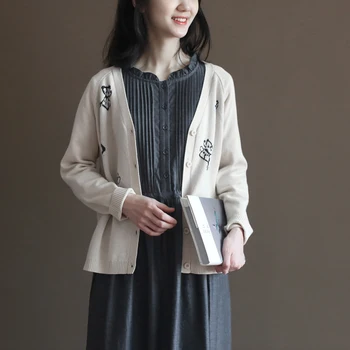 

2020 Autumn New Knit Female Cardigan Loose Streetwear Knit Sweater Coat Cute Cartoon Print V Neck knitted cardigan Women Jacket