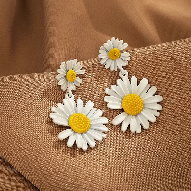 Korean Temperament  Daisy Flower Clip on Earrings Summer Yellow White Long Flower Clip Earrings Without Piercing Women Party 
