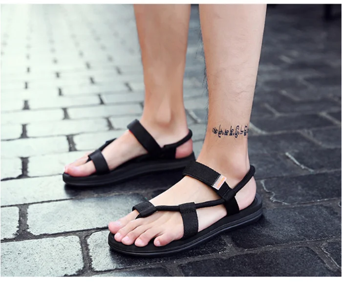 Летние мужские черные пляжные сандалии; Высококачественная спортивная обувь унисекс на плоской подошве; мужские уличные Нескользящие шлепанцы; Вьетнамки высокого качества