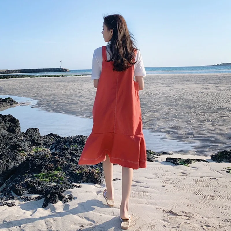 

Photo Shoot CHIC by Age College Style Open Wire Contrast Color Mid-length Loose-Fit Fishtail Suspender Skirt White T-shirt WOMEN