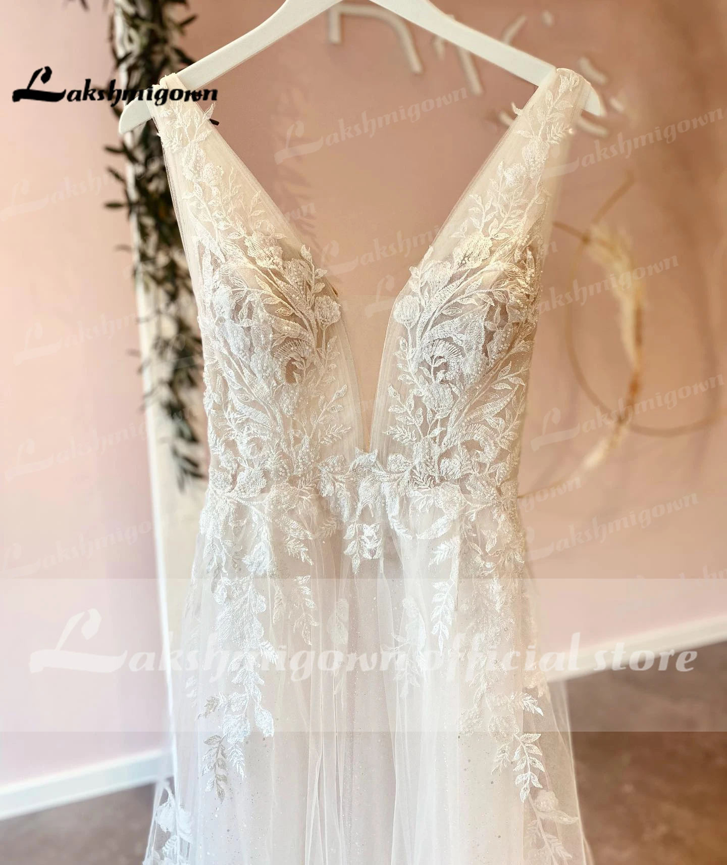 Gorgeous Wedding Dress 2022 Sexy Deep V-Neck Lace Appliques Backless Sweep Train A-Line Bridal Gown Vestidos De Noiva casual wedding dresses