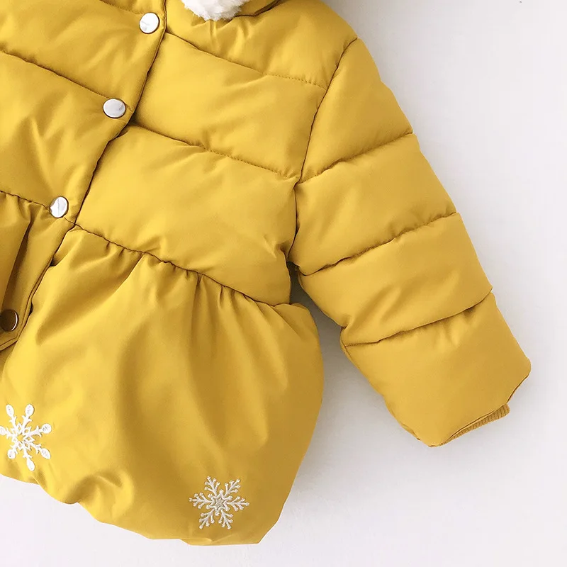 Детские Зимние пальто, куртки из хлопка для девочек; плотная детская теплая верхняя одежда с капюшоном с героями мультфильмов для младенцев, пальто-парка+ шарф
