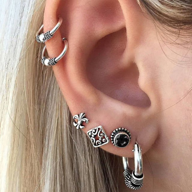 Exquisite Vintage Earring Set for Women Punk Jewelry Vintage Silver Color Carved Geometric Pattern Round Earrings Clip