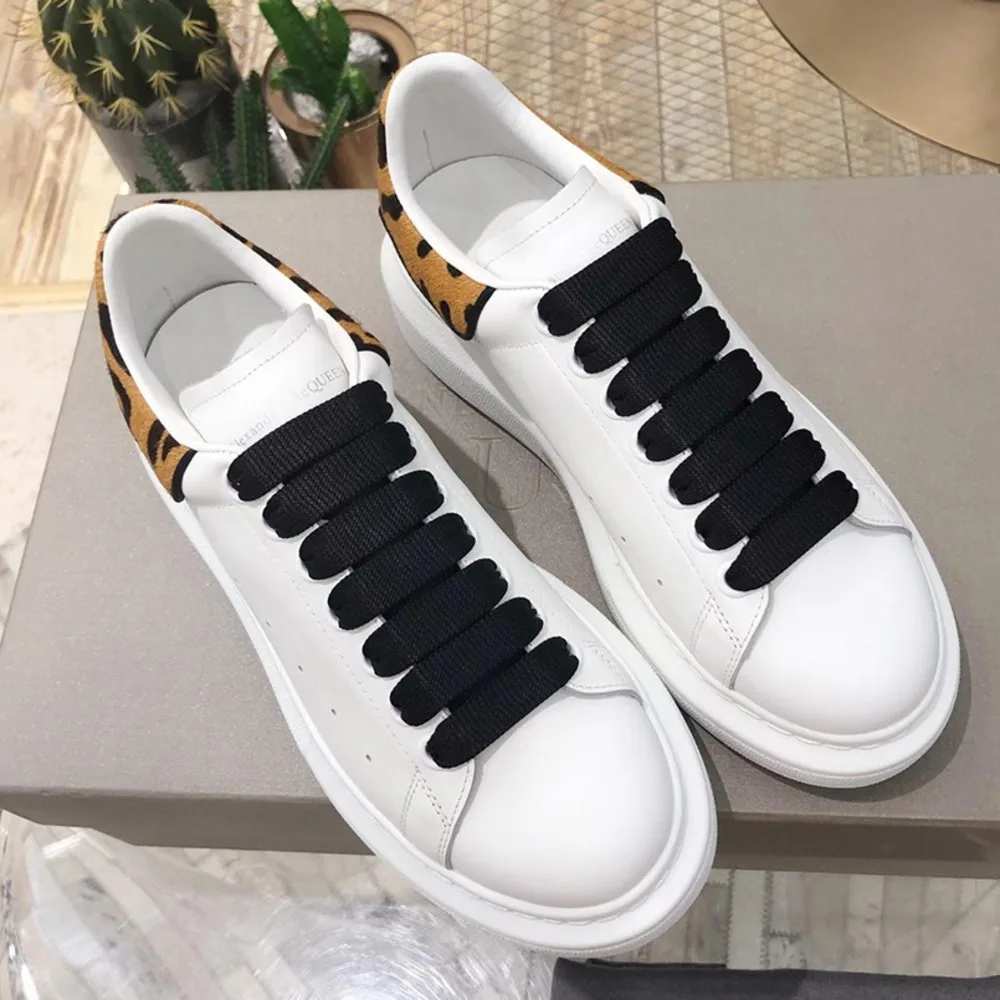 

SONFRNCH 2019 Autumn New Women's Small White Shoes Leather Breathable Muffin Shoes Thick-soled Lace Sports Shoes