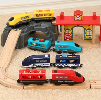 

Electric Train Locomotive Voice Broadcasting Magnetic Connector Battery Operated Toy Trains Compatible with Brio for Children