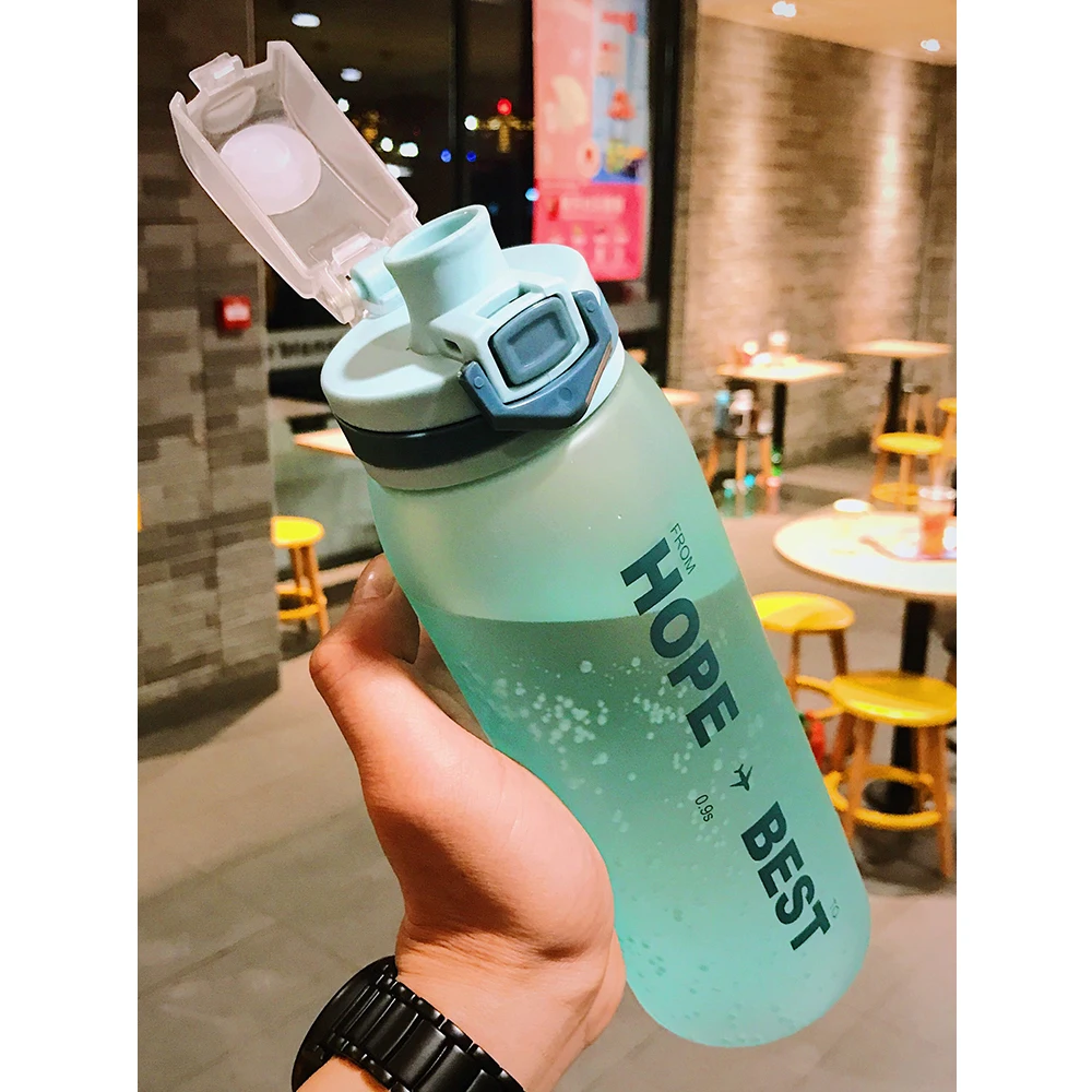 

New Fitness Frosted Water Bottle Outdoor Sports Cup Locked Portable Tritan Material Kettle Plastic Couple Space Cup 900ml