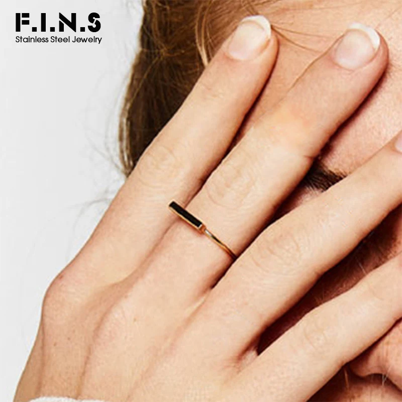 Женское кольцо из нержавеющей стали F.I.N.S Minimaliset двухцветное на палец средней
