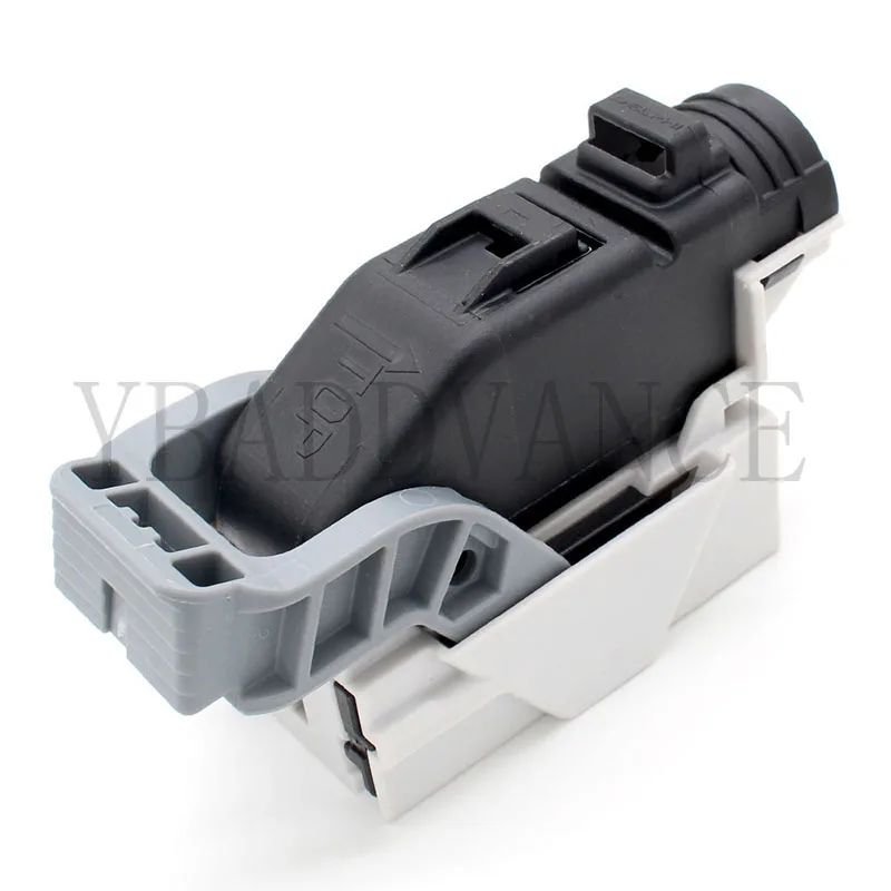 はな Aptiv 15418546 GT 150 Series 4-Contact TPA Clip | Waytek