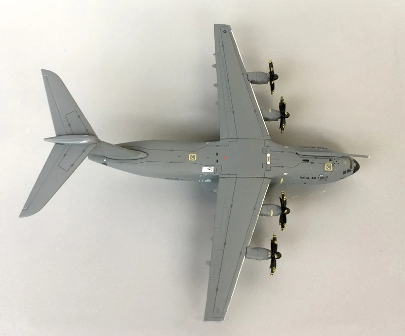 Fine 1/400 091 RAF A400M транспортный самолет Готовая модель сплава