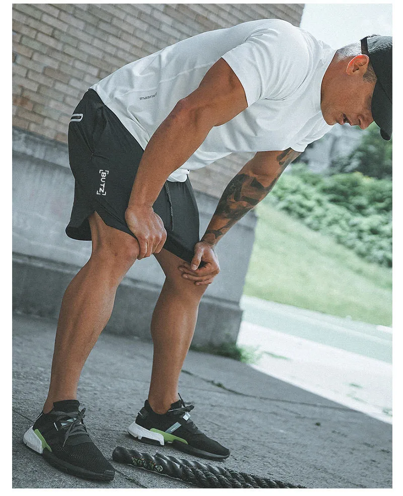 Новое поступление, летние двухслойные спортивные мужские шорты, дышащие быстросохнущие шорты для занятий фитнесом, бодибилдингом, мужские шорты для бега