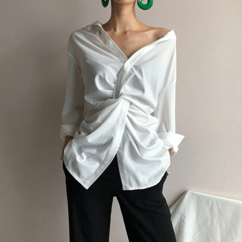 

XAXZXY Autumn 2020 New Cross Design Feeling Irregular Loose V-neck Shirt Women Fashion Temperament Top Revealing Clavicle