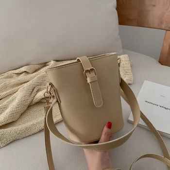 

The new bucket female bag new 2020 Korean version of the wild handbag shoulder bag simple large capacity crossbody bag