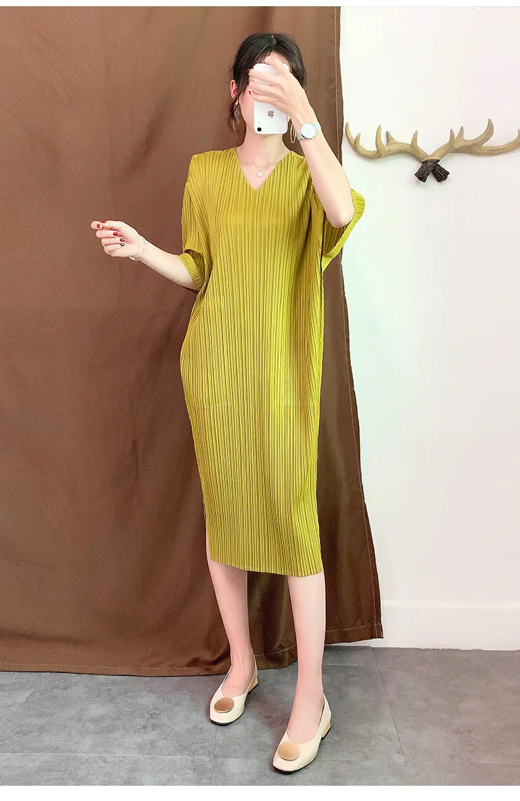 DEAT new summer and autumn fashion women pleated Japan styles vintage clothes batwing sleeves V-neck dress WH35201