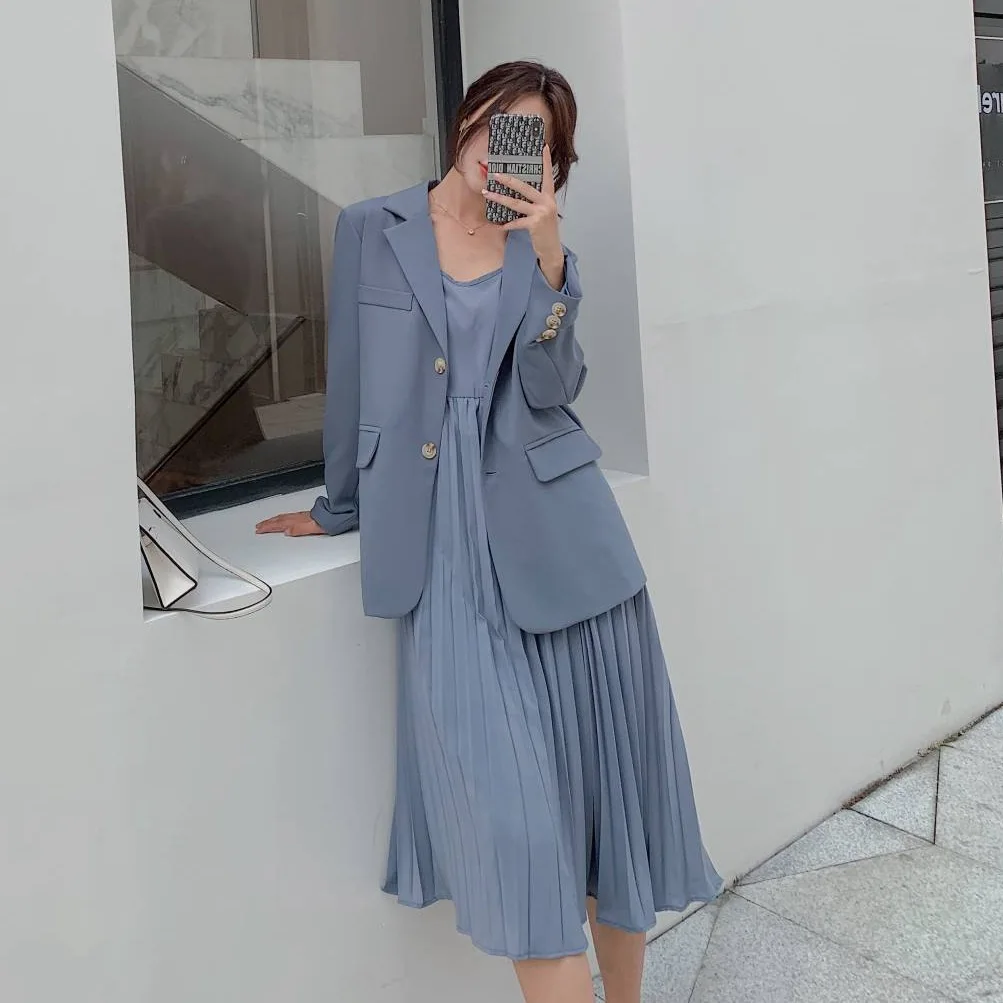 

Photo Shoot Main Push INS Elegant Ol Camisole Pleated Dress Avocado Green Loose-Fit Small Suit Two-Piece Women's Autumn
