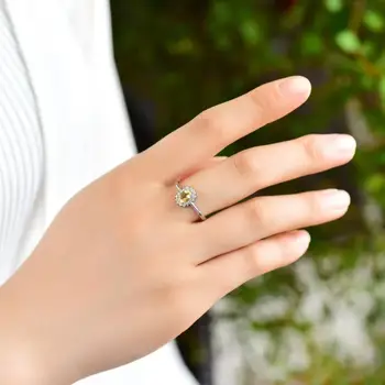 

Natural citrine ring dreamy citrine color is good The crystal color is bright gorgeous quality is visible as shown adjustable