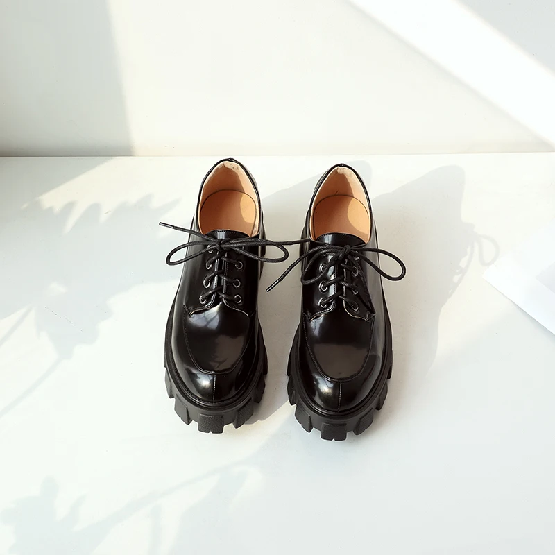 Chaussures femme; коллекция года; обувь на плоской платформе; женские лоферы из лакированной кожи с конским волосом; Разноцветные туфли на толстой подошве; zapapts mujer - Цвет: Черный