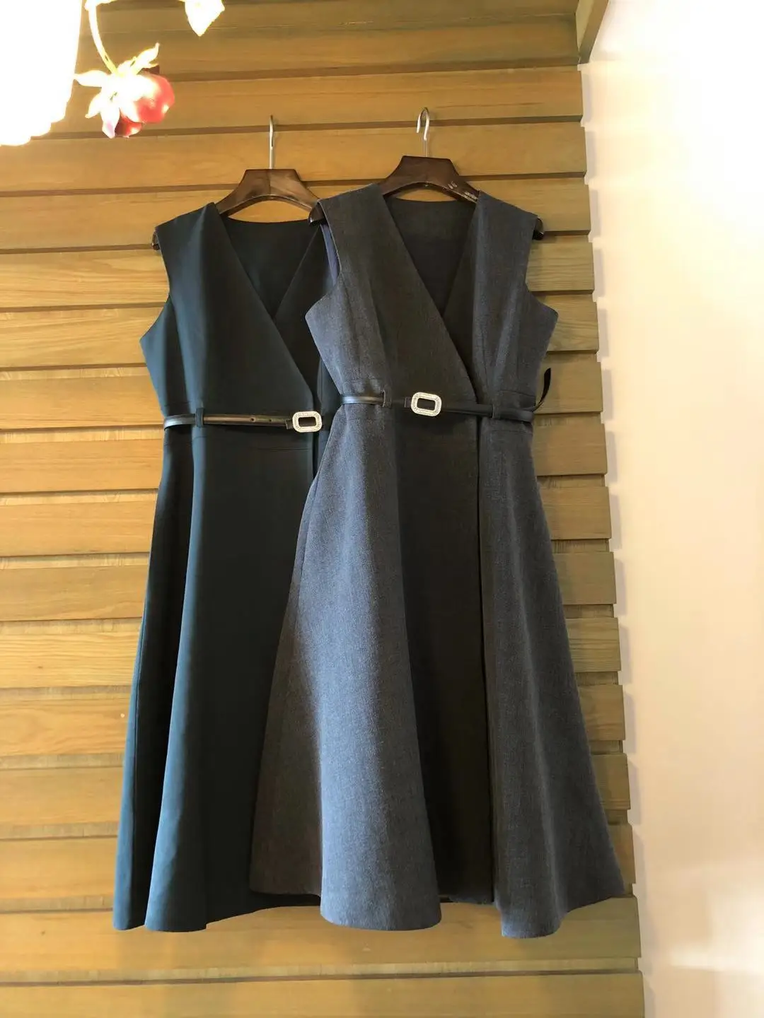 new ladies fashion sleeveless V-neck belt waist waist side pocket dress 1114
