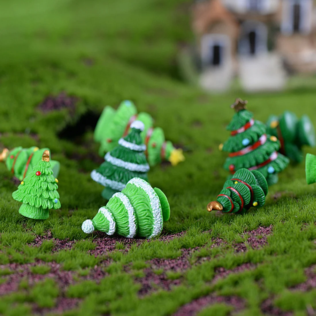 100Pcs 2.8/4cm Large Size Sand Table Micro Landscape Christmas Tree Model- Light Green/Dark Green(Random Type