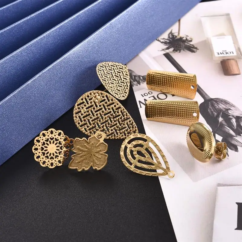 Stainless Steel Geometric Round Earring Stud Golden hollow Flowers Earrings 2 H6d4c5a8334e84fed8657ba8d2cda5dbdv