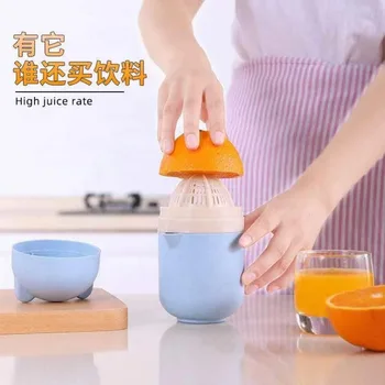 

New Style Cartoon Juicer Cup Bear Juicer Cup Manual Juicer Simplicity Mini
