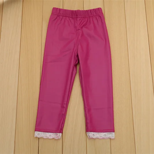 Стиль детская одежда в Корейском стиле на весну и осень-Стиль Эластичность узкие на гусеничном ходу искусственного кожаные штаны, легинсы светильник верхняя одежда