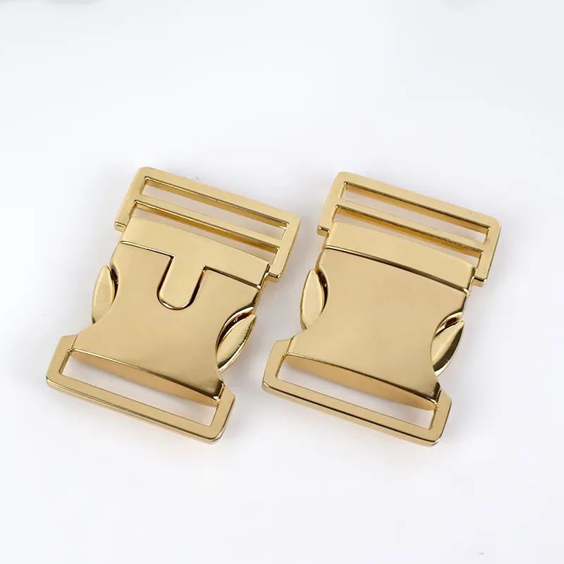 Meetee 2/4pcs Metal Belt Buckles ID30mm Spring Clip Snap Clasp Buckles for Bags Clothing DIY Handmade Hardware Accessories AP312 - Цвет: gold