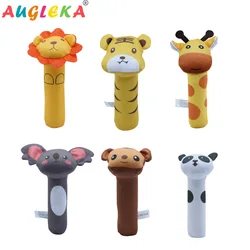 Hochet éducatif en forme de bâton pour bébé, jouet de dessin animé, marionnette à main vocale, bâton de préhension, jouets sensoriels pour nouveau né, hochet en peluche 