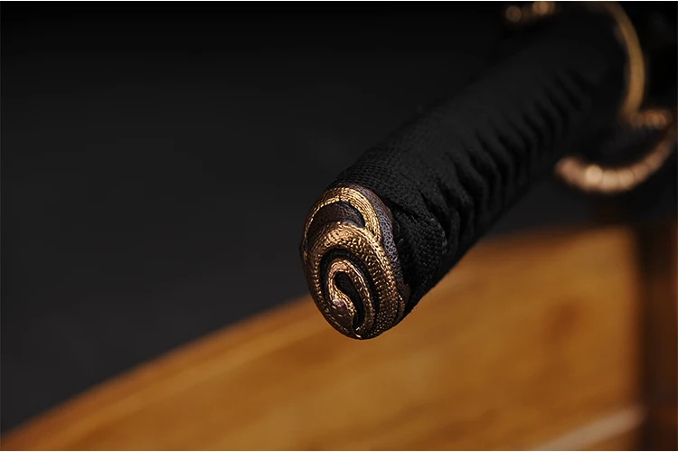 Samurai sword Katana Japanese Handmade Folded Steel sharp edge Dragon Tsuba Wooden Saya Ninja swords Decorative metal craft