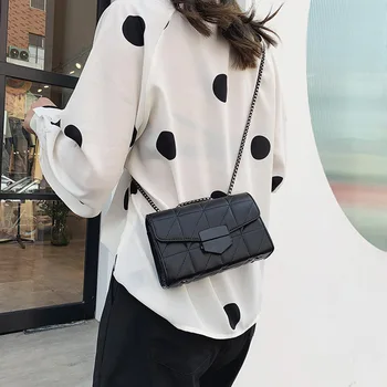 

Small bag female 2020 new Korean version of the wild messenger bag chain fashion shoulder diamond small square bag
