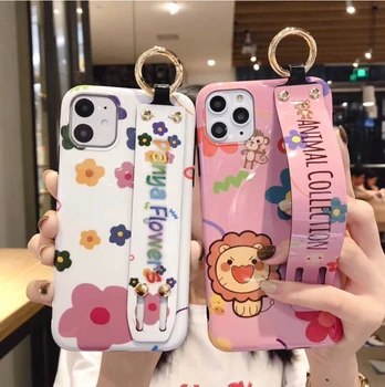 

Fashion Small Flower Wristband Bear Mobile Shell for iPhone 6s 7 8 x xr xs 11 pro Max Drop Protection Case