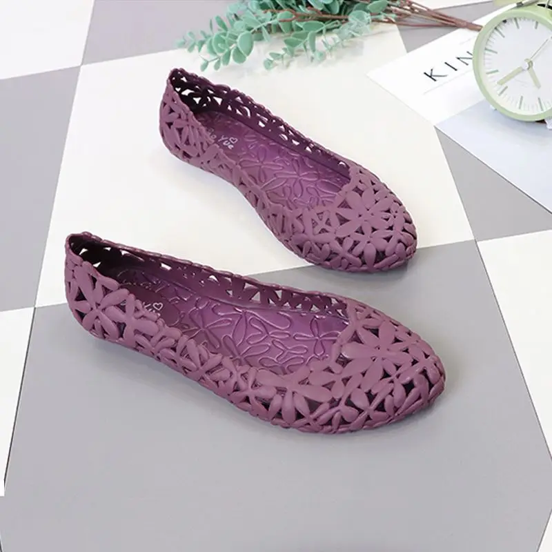 

Spring And Summer New Style Women's Low-Cut Flat Heel Foot Covering Porous Shoes Breathable Sandals Hollow out Casual Shoes Bag