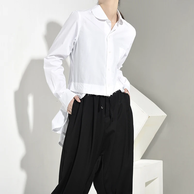 [EAM] Женская белая длинная Плиссированная Асимметричная блузка с отворотом и длинным рукавом, свободная Модная рубашка Весна-Осень JR3900