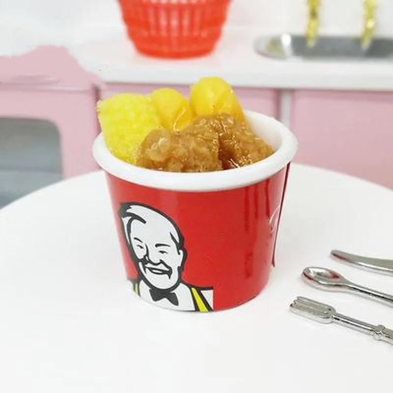 

1pc 1:6 Scale Miniature Dollhouse Bucket Fast Food for Dollhouse Decor Pretend Food Chips for Blyth Bjd Doll Accessories Toys