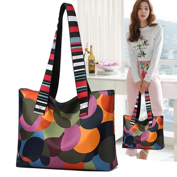 

2020 women New Oxford Spinning Nylon Bag Hit color Trendy Tote Bag Simple Casual Shopping beach Shoulder Handbag petit sac