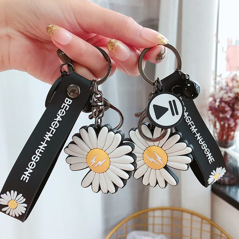 Kasmena 2Pcs Flower Keychains Accessories for Women,Daisy Keychain Cute  Keychains for Women Keychain Charm Floral Keychain Accessories Gift - Yahoo  Shopping