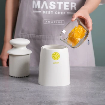

Creative Manual Juicer Portable Home Fruit Squeezer Kitchen Fruit Blender Tools With Glass Bowl Small Hand Pressed Juice Cup