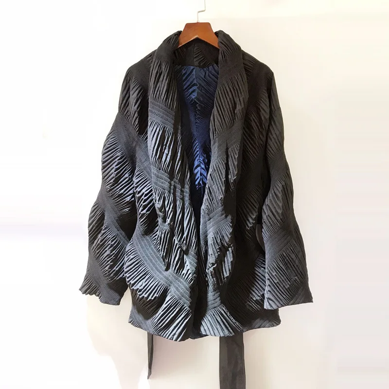 Miyake плиссированная Женская хлопковая стеганая одежда осень и зима стиль большой размер длинный рукав Двустороннее хлопковое Пальто Пояс