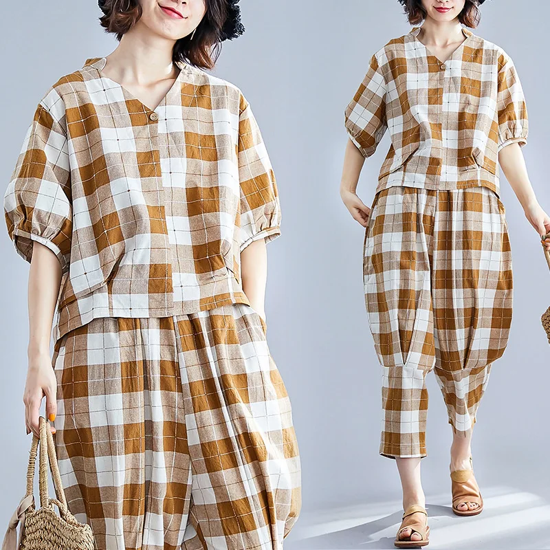 

Photo Shoot Summer Wear Retro Literature And Art V-neck Short Sleeve T-shirt Tops Plaid Cotton Linen Capri Harem Pants Two-Piece