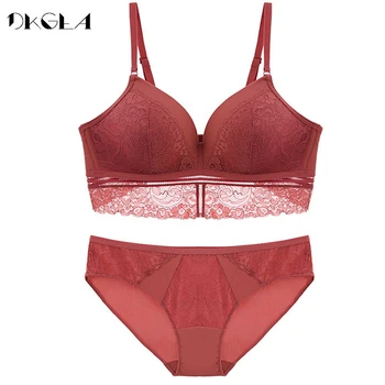 

Comfortable Brassiere Wire Free Bra Panties Set Lace Green Embroider Lingerie Set Women Deep V Sexy Underwear Set Thin Cotton
